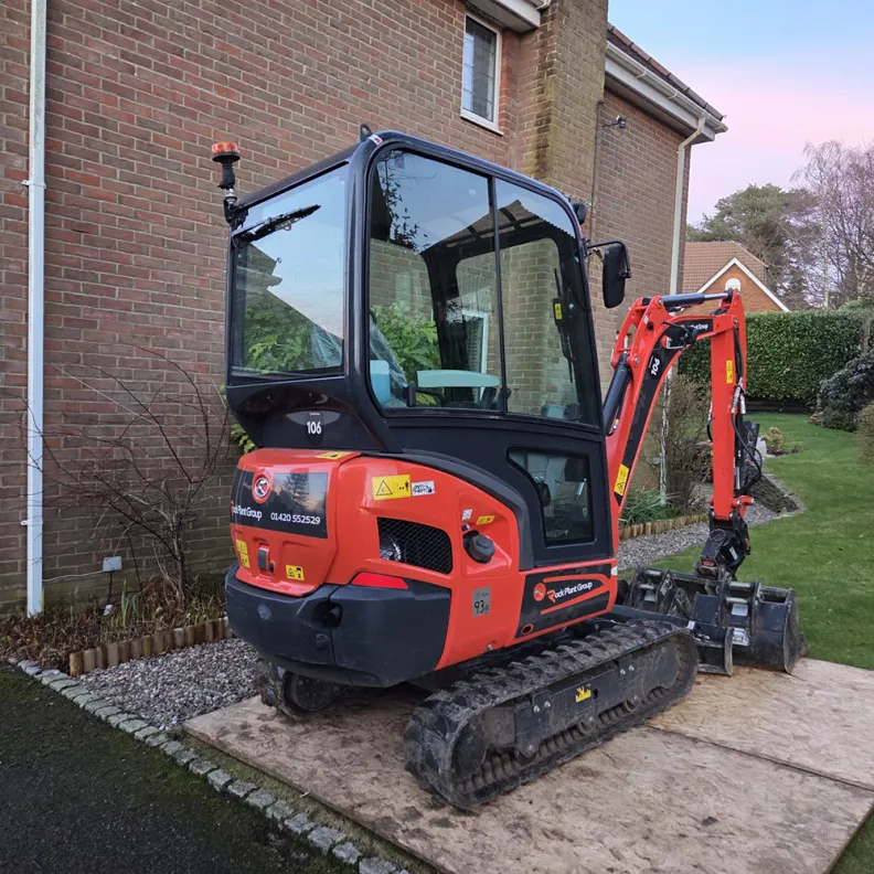 Kubota 1.9T KX019 Excavator & Rotating Hitch