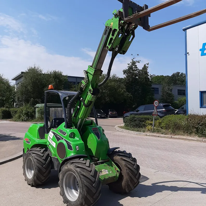 Multi Loader Avant 860i 2021