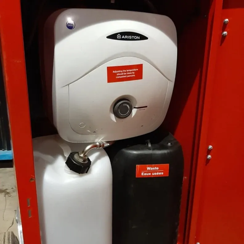 Hot & Cold Handwash Station